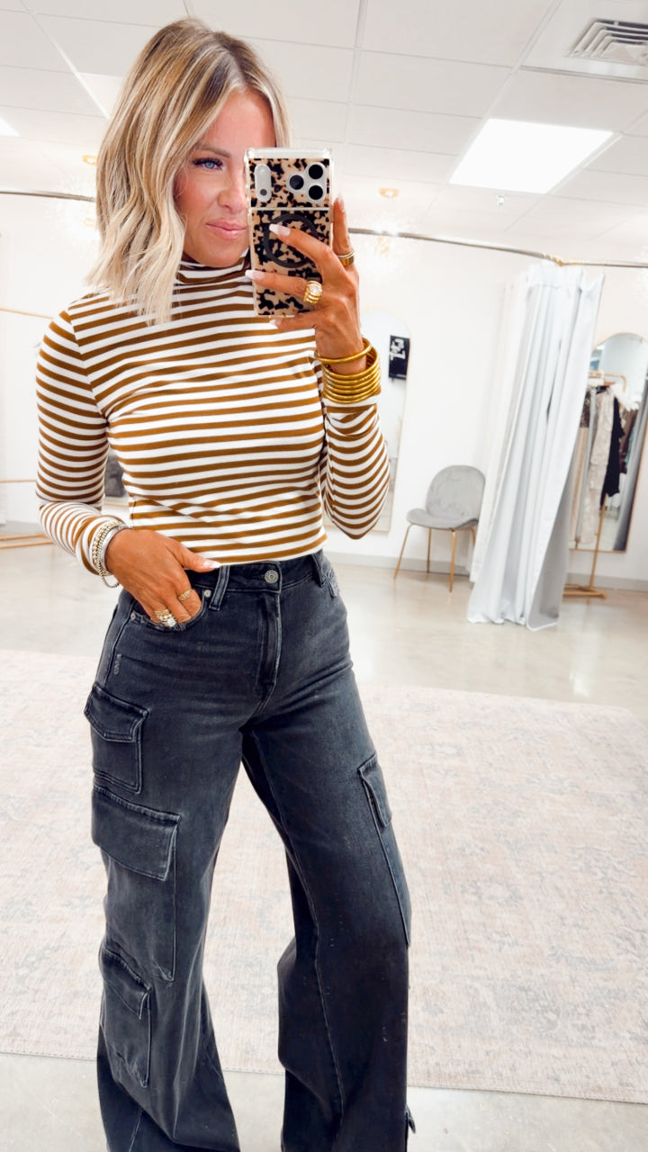 The Lark Turtleneck Top-Brown/White