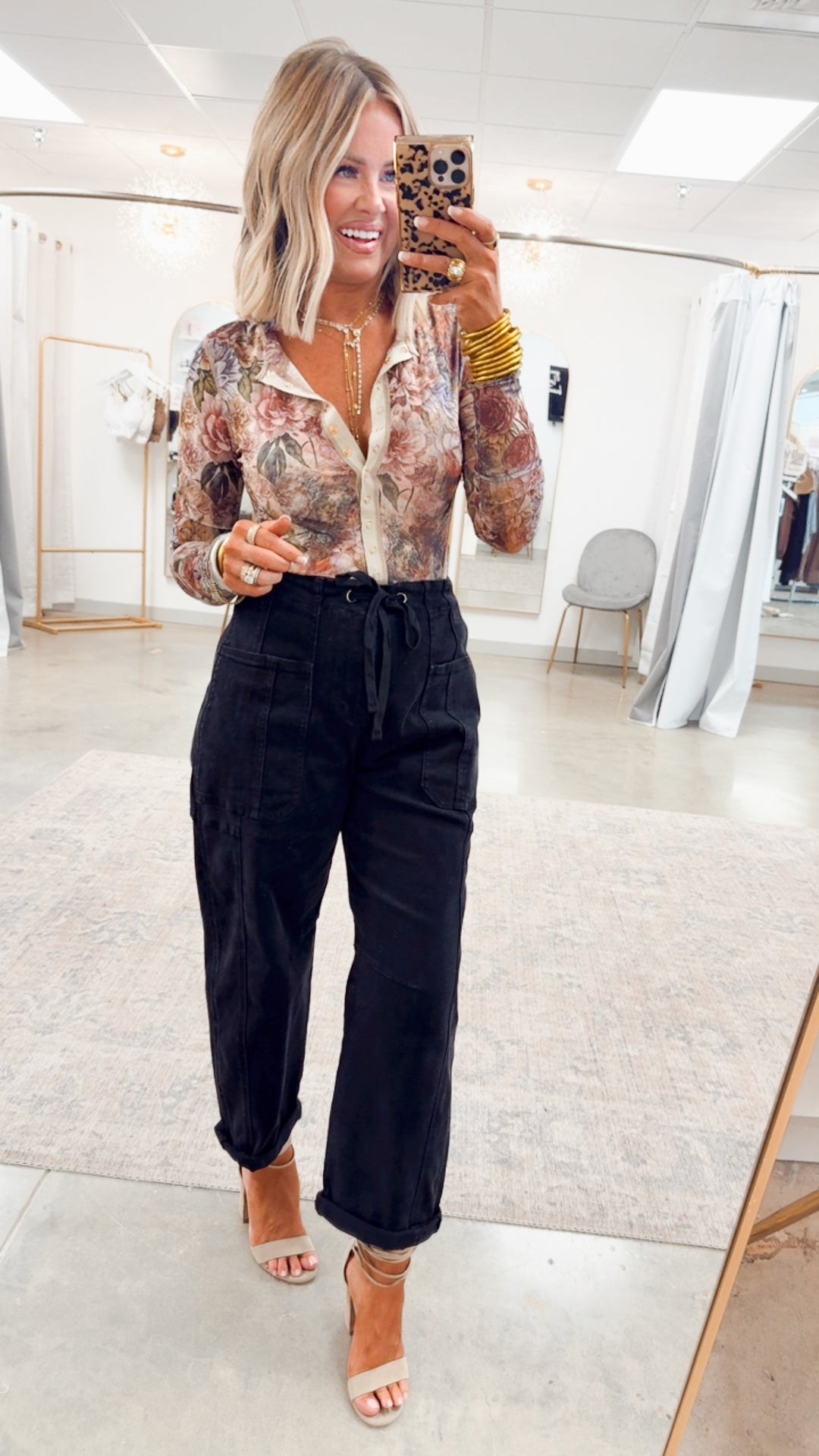 Cropped Cargo Barrel Jeans-Black
