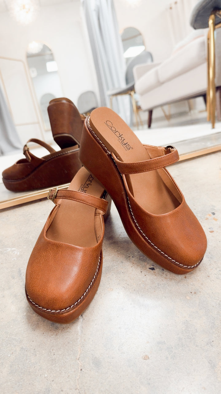 Corkys Me Time Wedge-Auburn