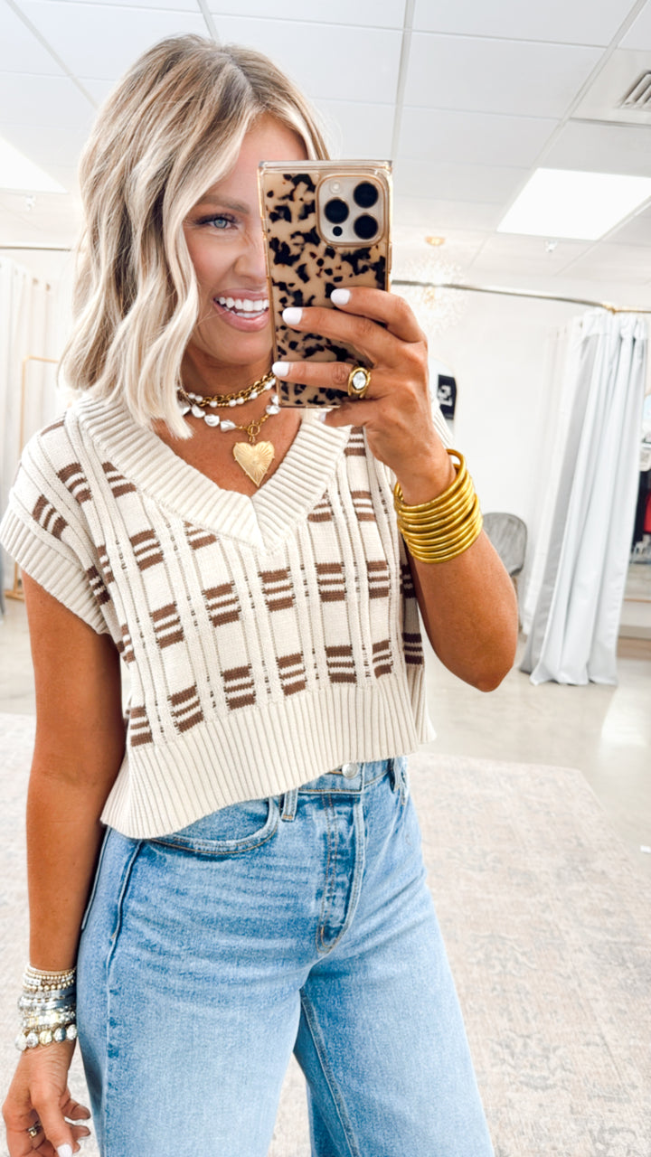 Oxford Cropped Knit Vest-Oatmeal/Cocoa