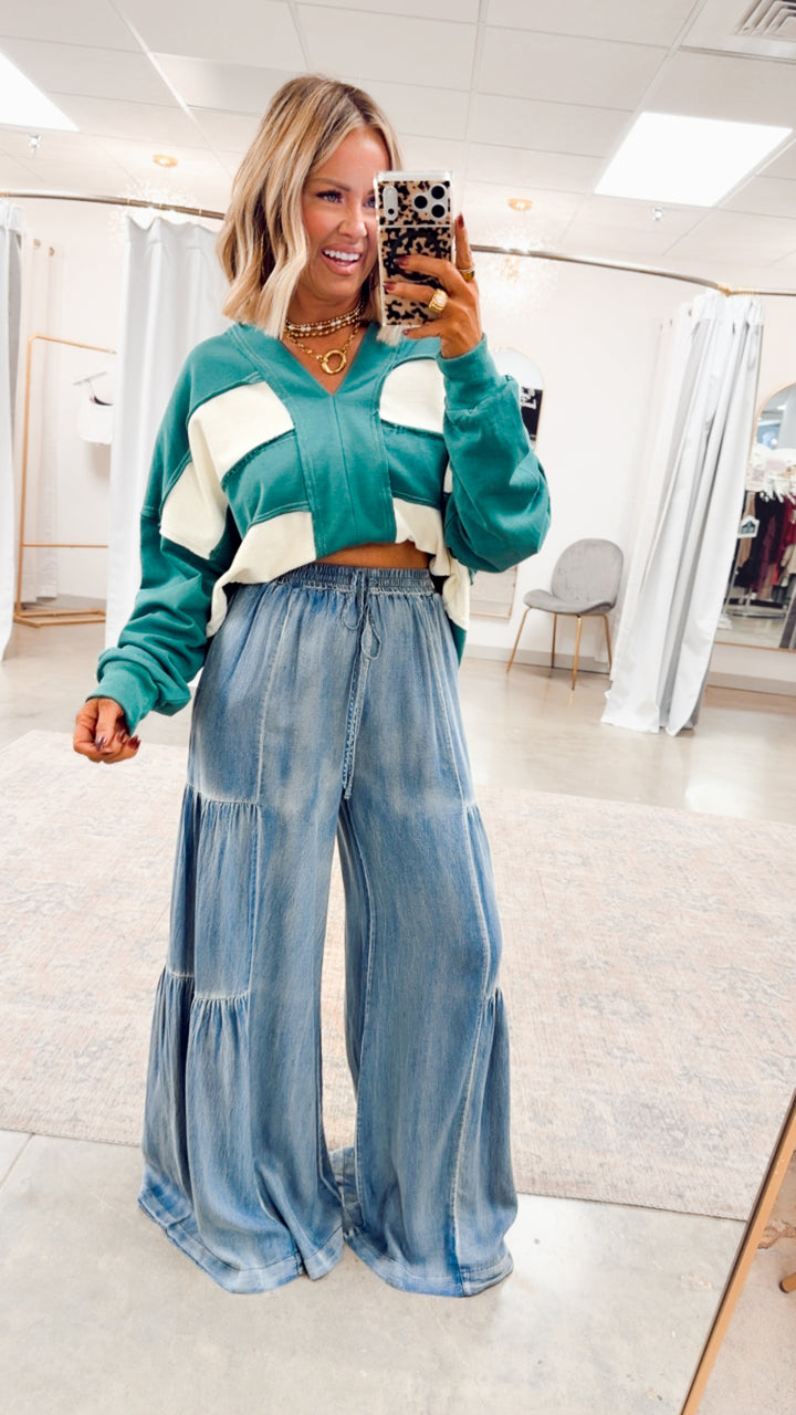 The Hollin Cropped Sweatshirt