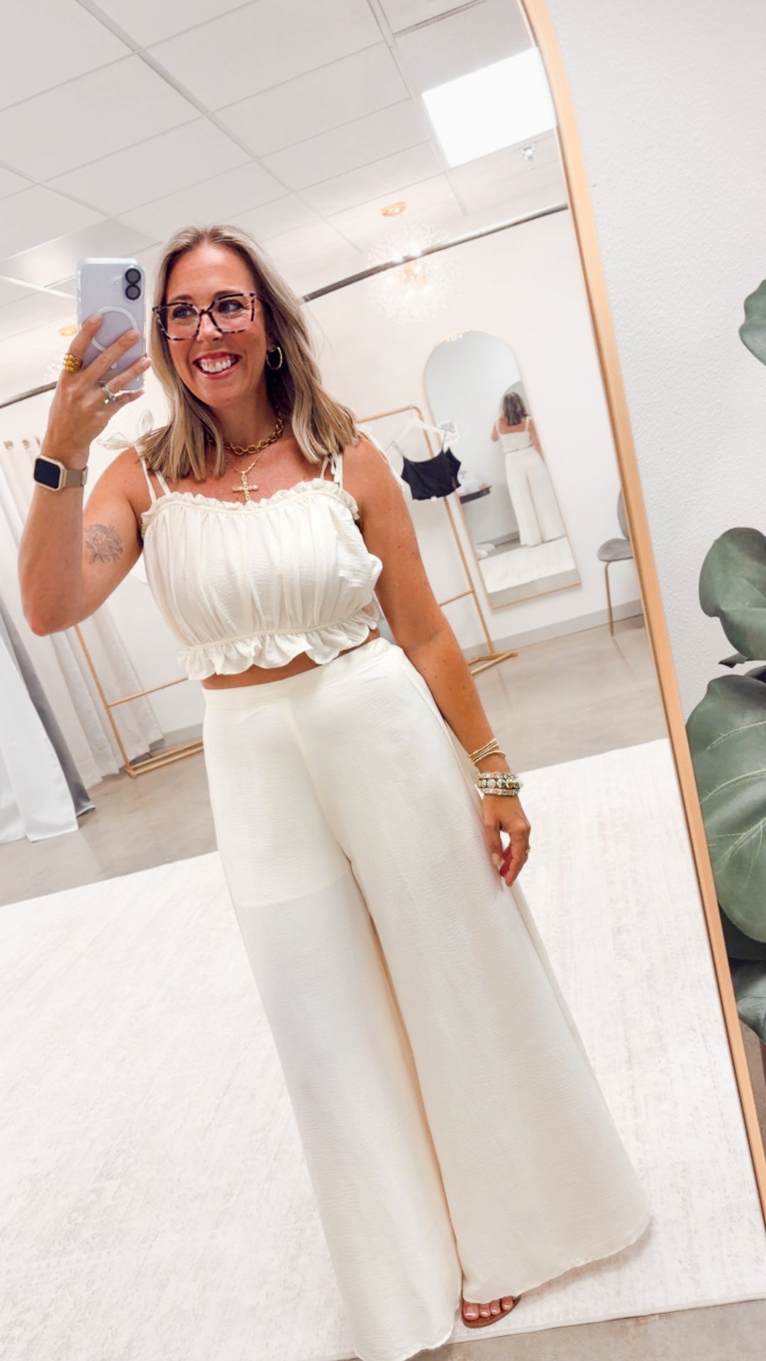 The Sandy Shores Set-Off White