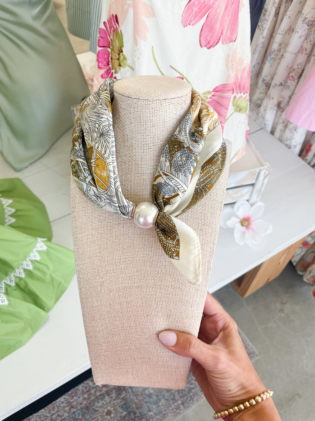The Genevieve Magnet Scarf Necklace-Brown/Grey
