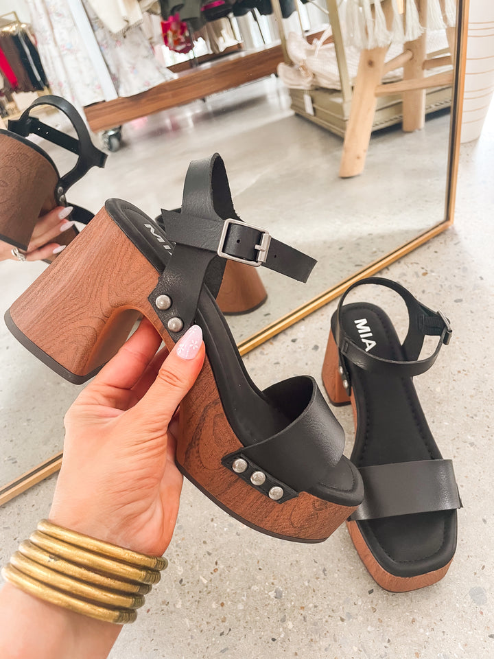 Mia Electrah Platform Sandal-Black