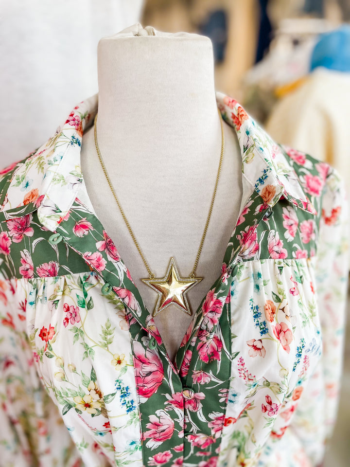 Star of the Show Gold Necklace