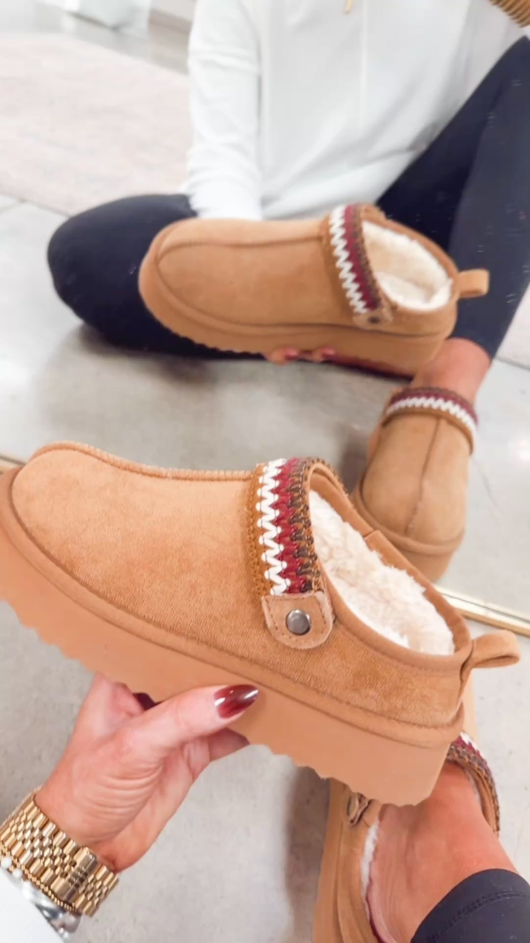 Storm Lounge Mule- Chestnut