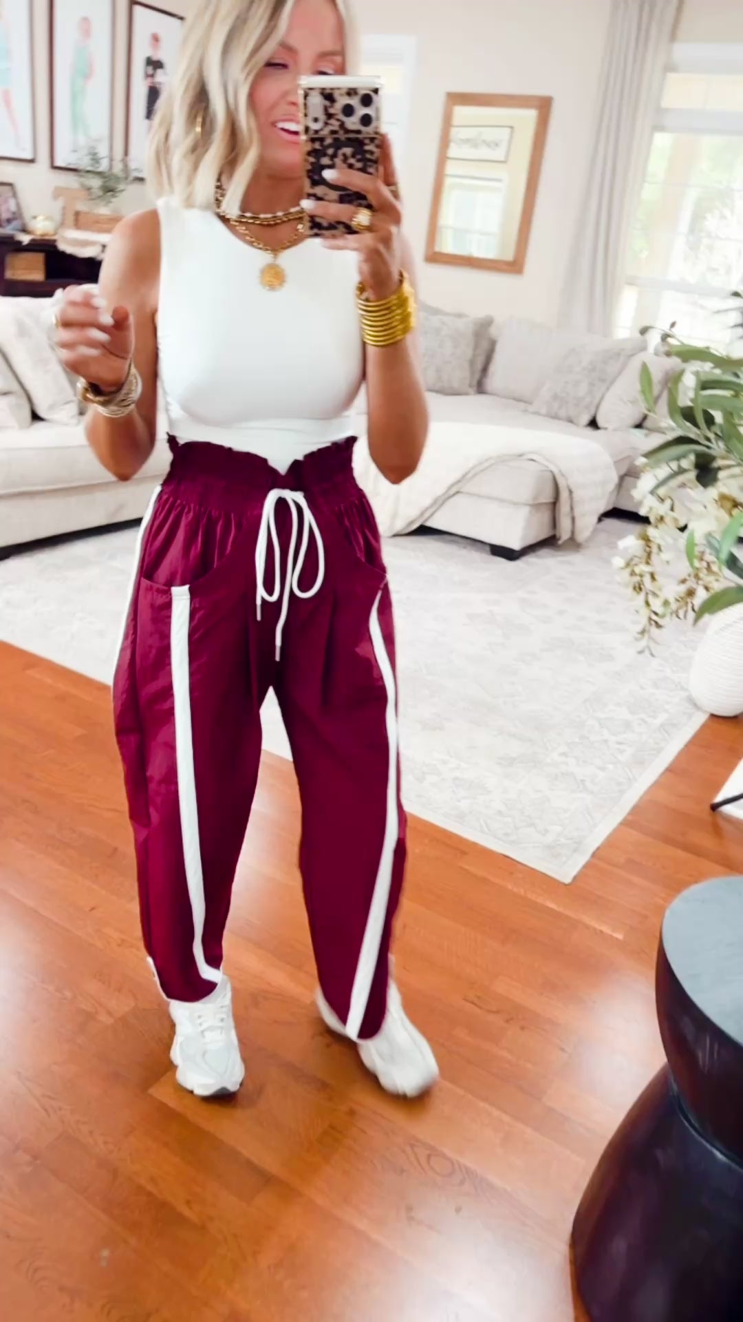The Easy Pace Windbreaker Pants-Burgundy/White