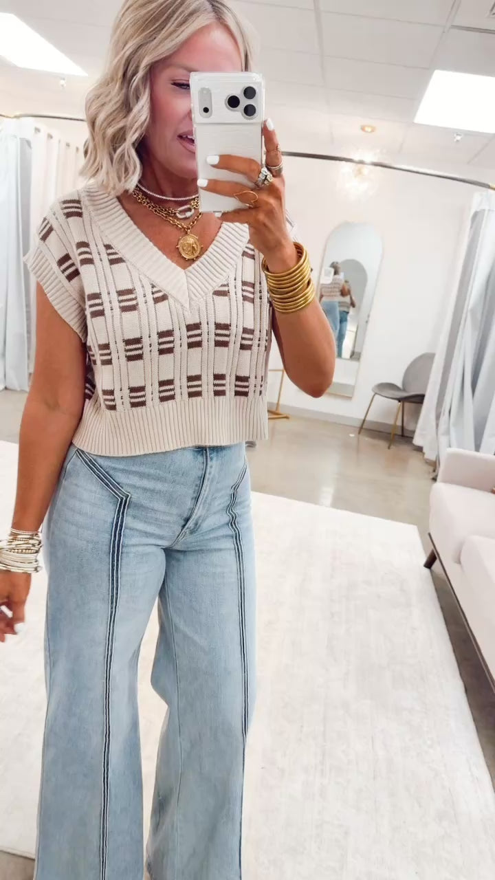 Oxford Cropped Knit Vest-Oatmeal/Cocoa